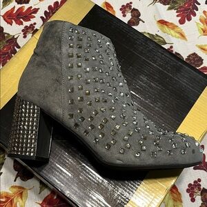 Joan Boyce Rhinestone Bootie Grey with Block Heel‎ Size 10 Wide